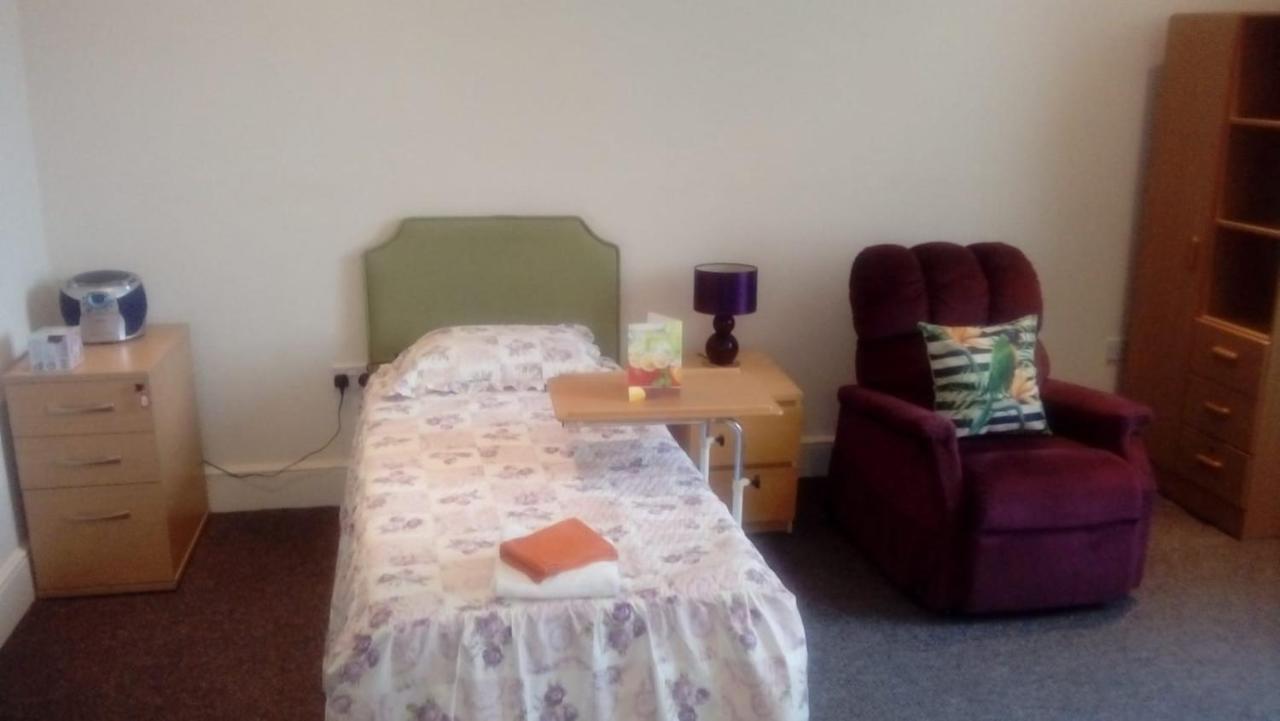 Carer 4 You Residential Home Upholland Экстерьер фото